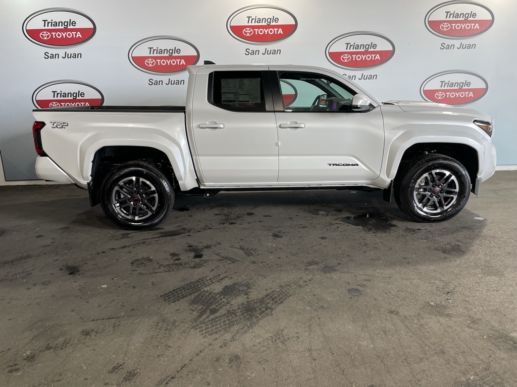 2025 Toyota Tacoma photo 5