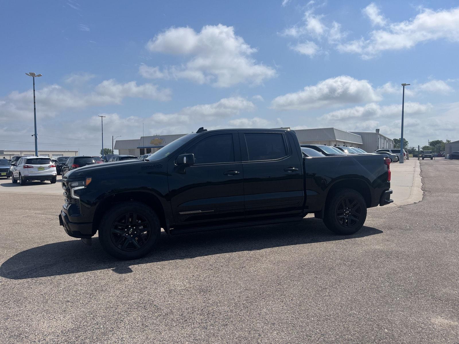 2024 Chevrolet Silverado 1500 High Country photo 3