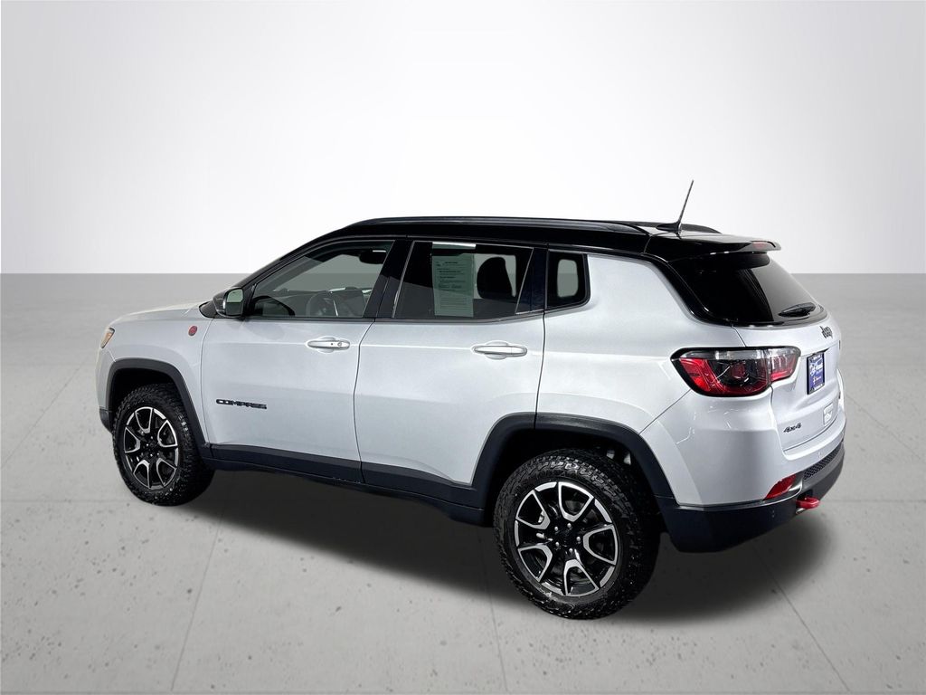 2024 Jeep Compass Trailhawk photo 4