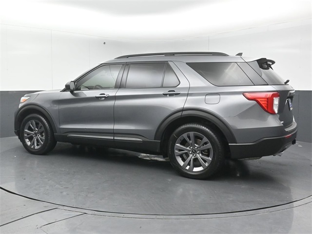 2021 Ford Explorer XLT photo 2