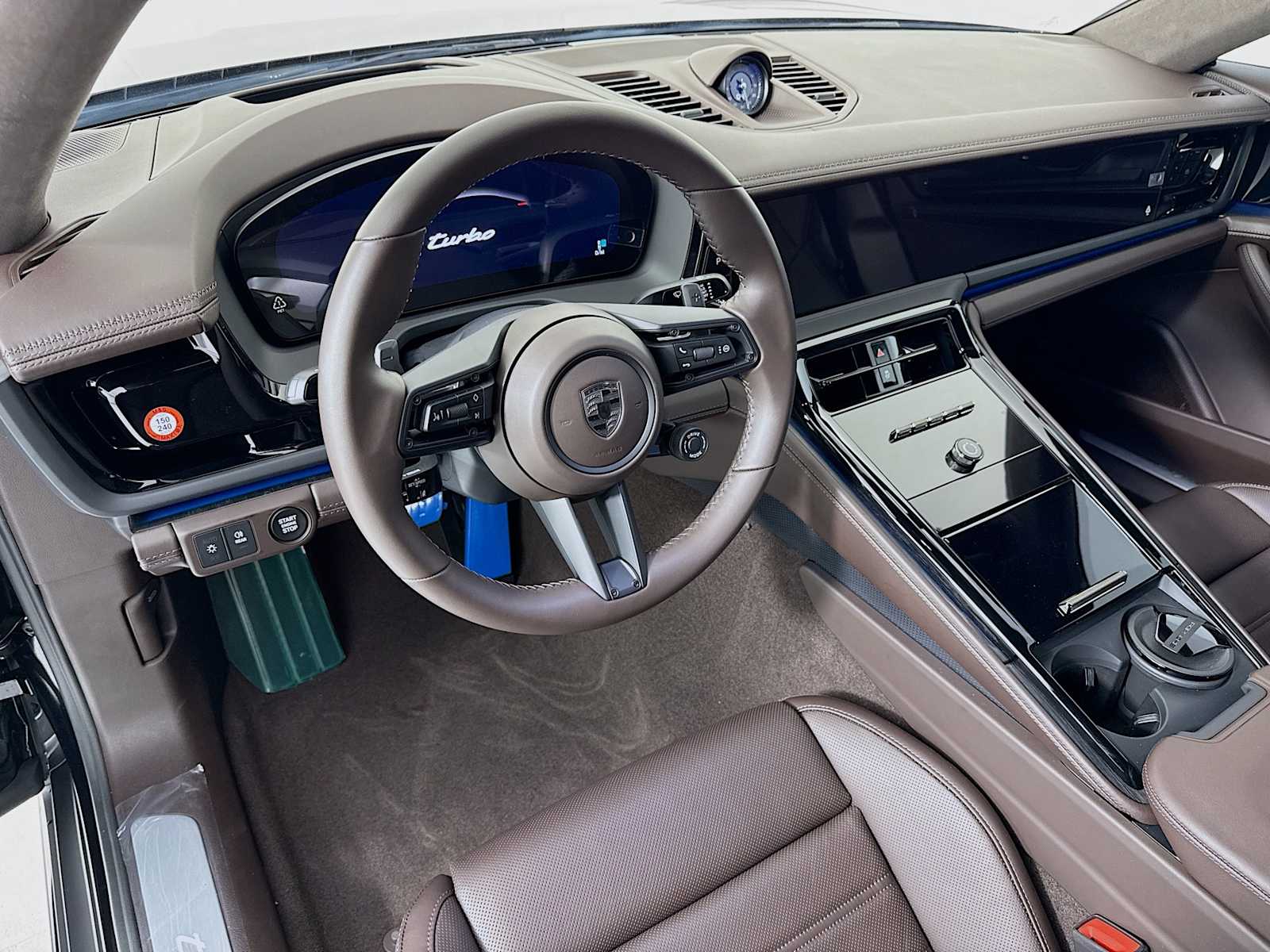 2025 Porsche Panamera Turbo E-Hybrid photo 4