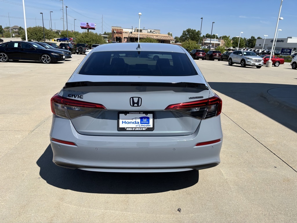 2024 Honda Civic Touring photo 5