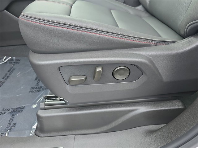 2025 Chevrolet Suburban RST photo 29