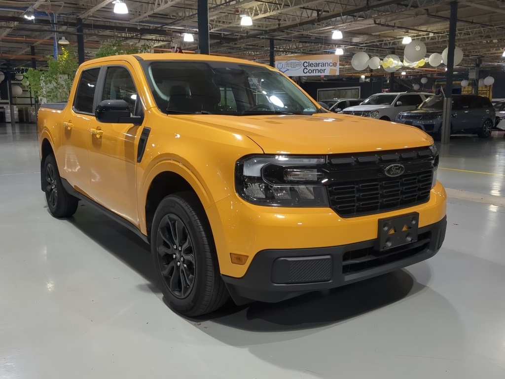 2023 Ford Maverick Lariat photo 2