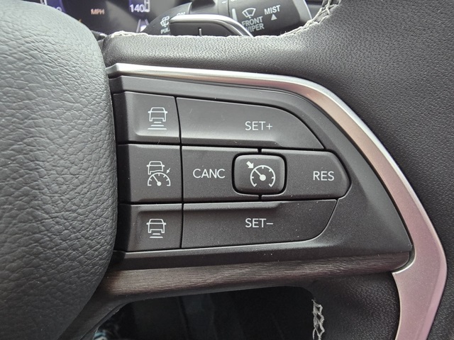 2025 Jeep Grand Cherokee Limited photo 17