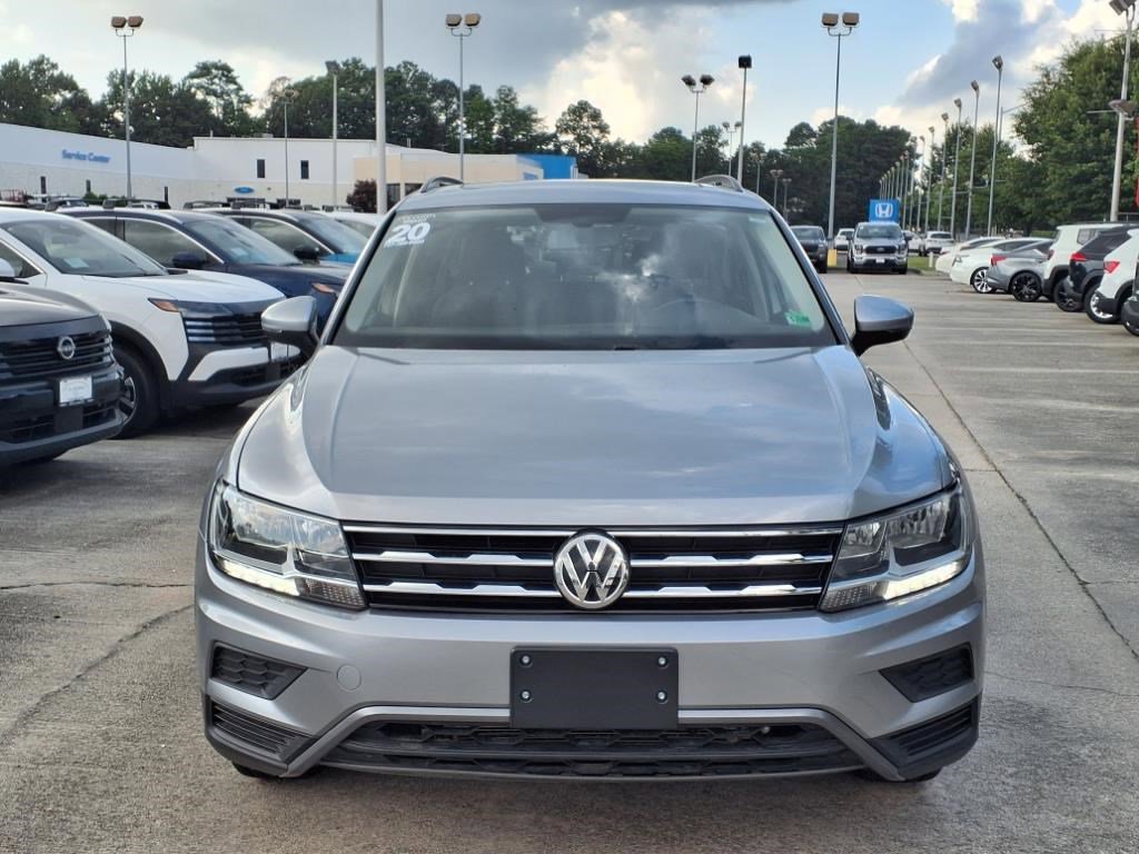 2020 Volkswagen Tiguan SE photo 2