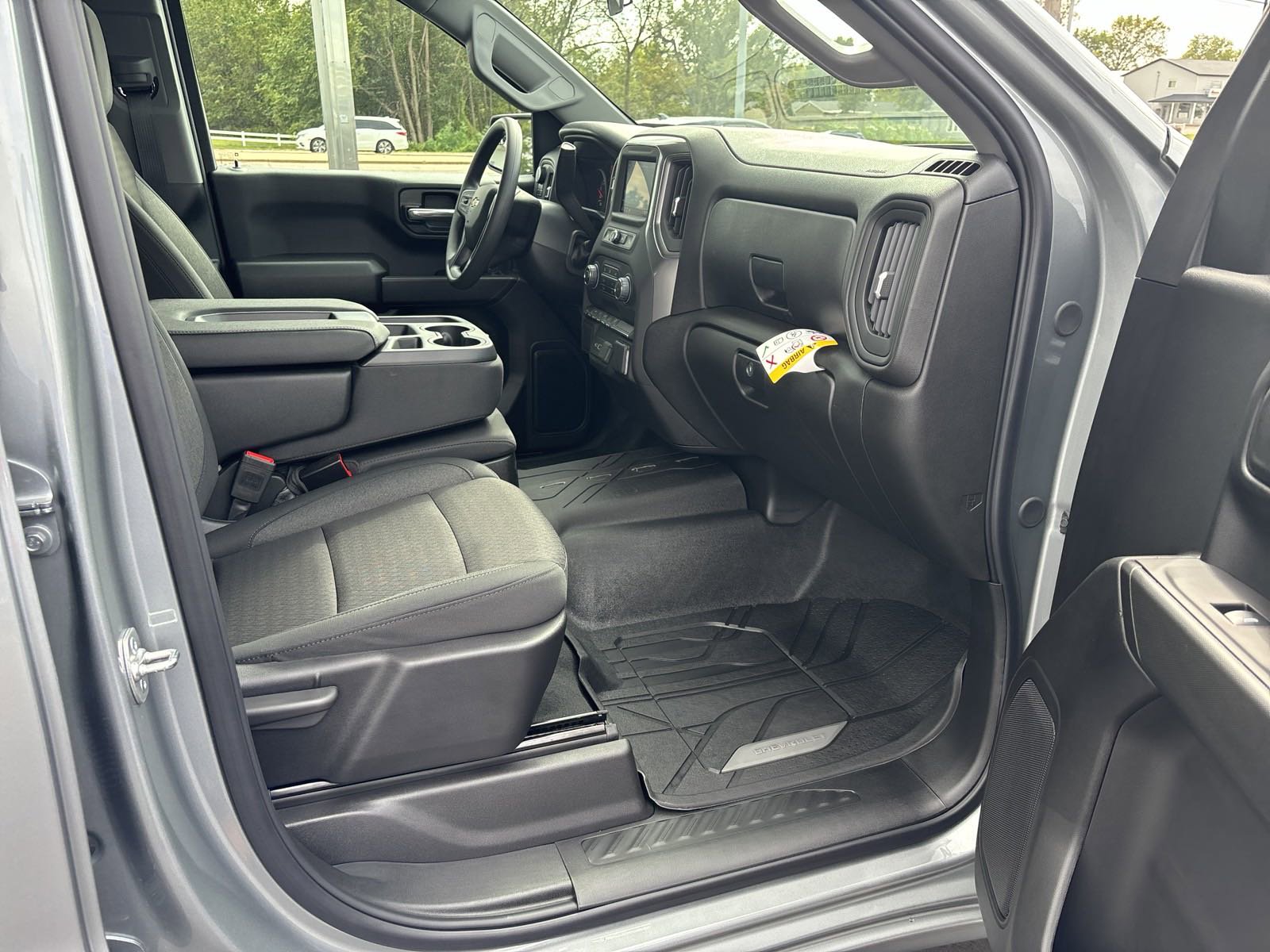 2025 Chevrolet Silverado 1500 Custom photo 12