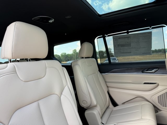 2025 Jeep Grand Cherokee Limited photo 27