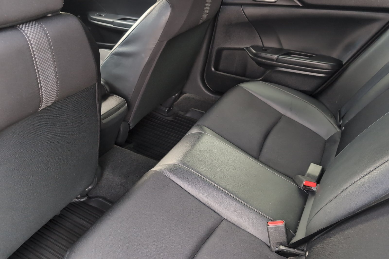 2019 Honda Civic Sport photo 12