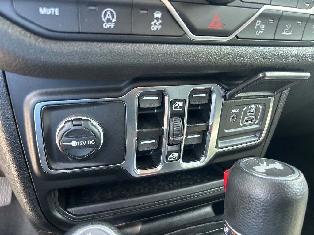 2025 Jeep Wrangler Sport S photo 39