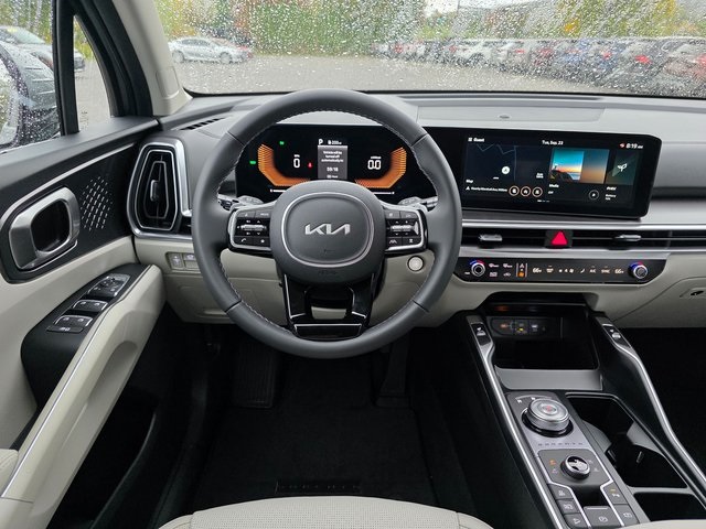 2025 Kia Sorento Plug-In Hybrid EX photo 17