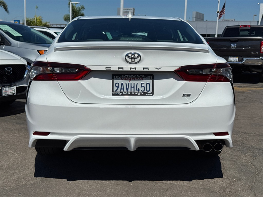 2022 Toyota Camry SE photo 11