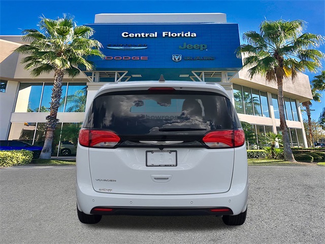 2026 Chrysler Voyager LX photo 4