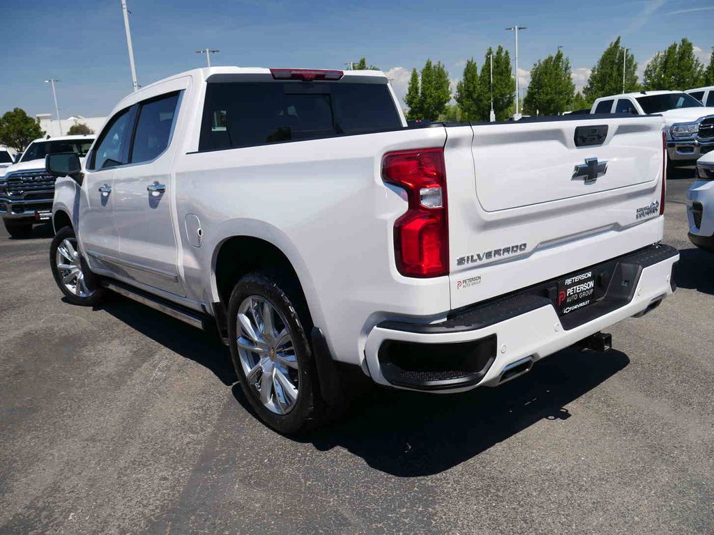 2024 Chevrolet Silverado 1500 High Country photo 15