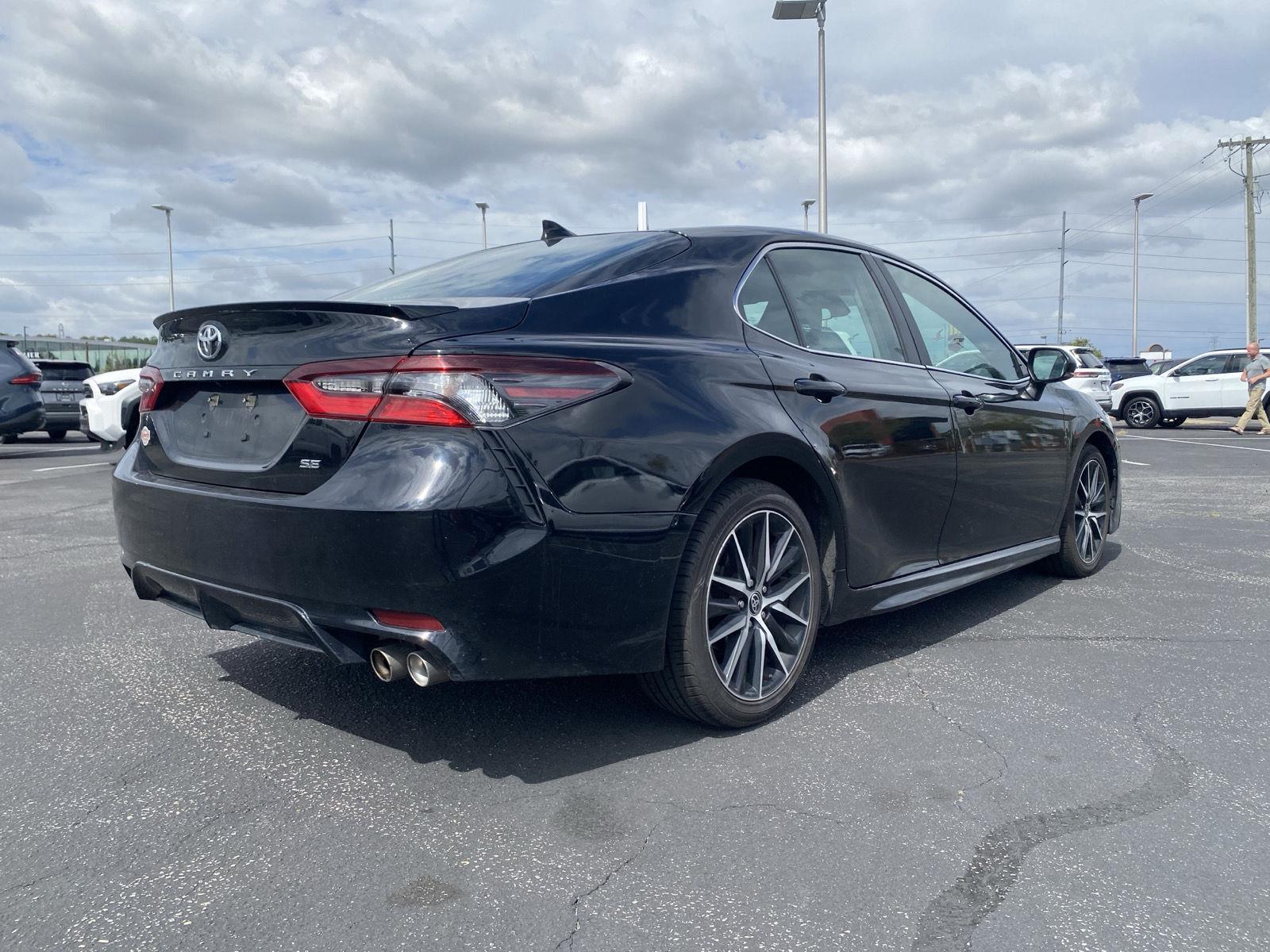 2023 Toyota Camry SE photo 2