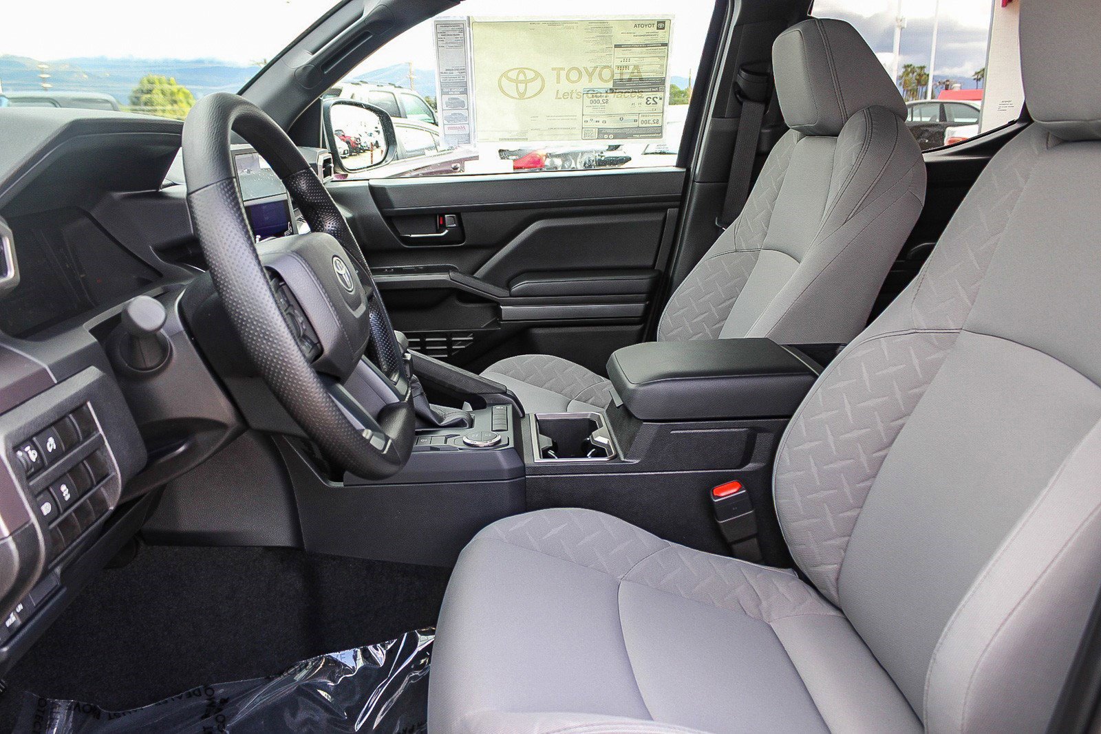 2025 Toyota Tacoma SR5 photo 17