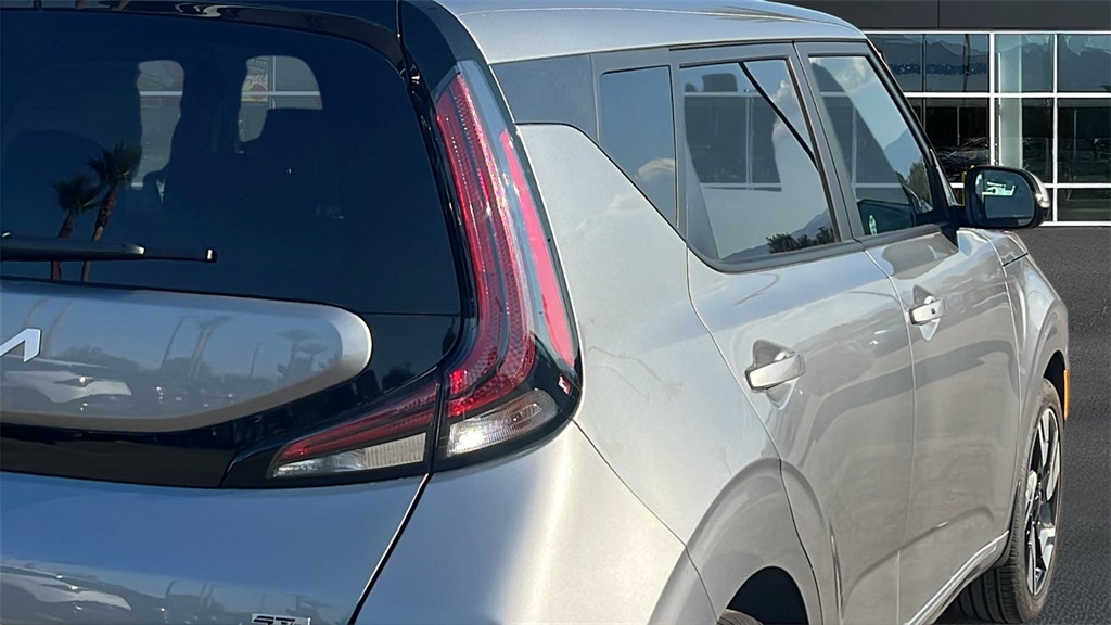 2025 Kia Soul GT-Line photo 9