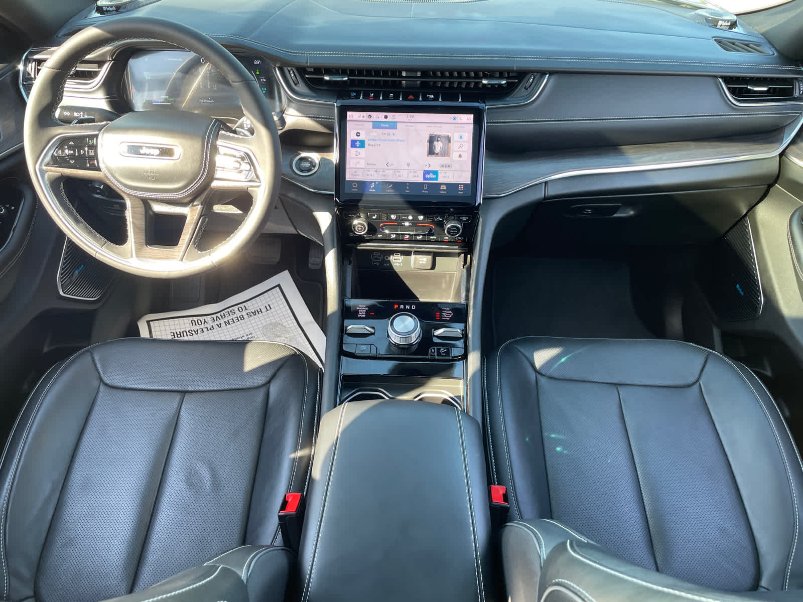 2023 Jeep Cherokee Overland 4xe photo 11