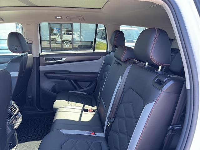 2025 Volkswagen Atlas Peak Edition SE photo 14
