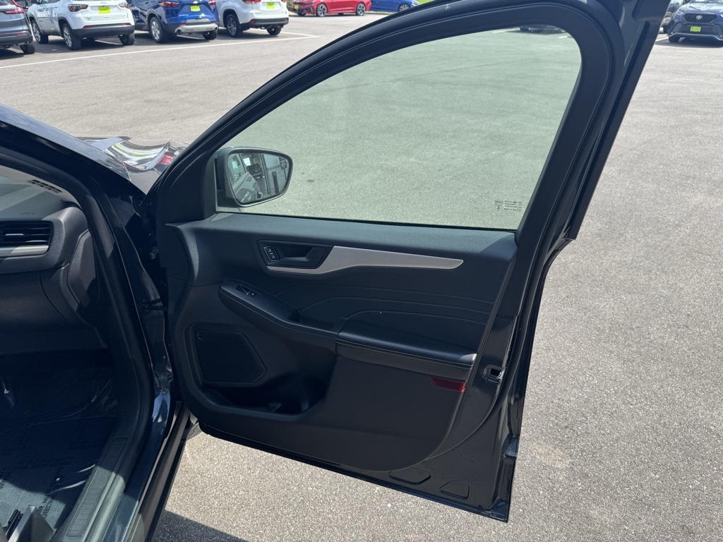 2022 Ford Escape SE Sport photo 21