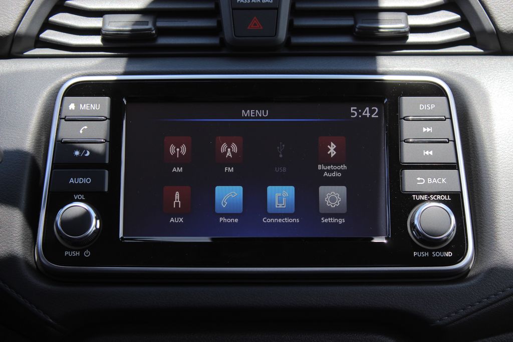 2025 Nissan Versa 1.6 S photo 20