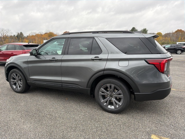 2026 Ford Explorer photo 4