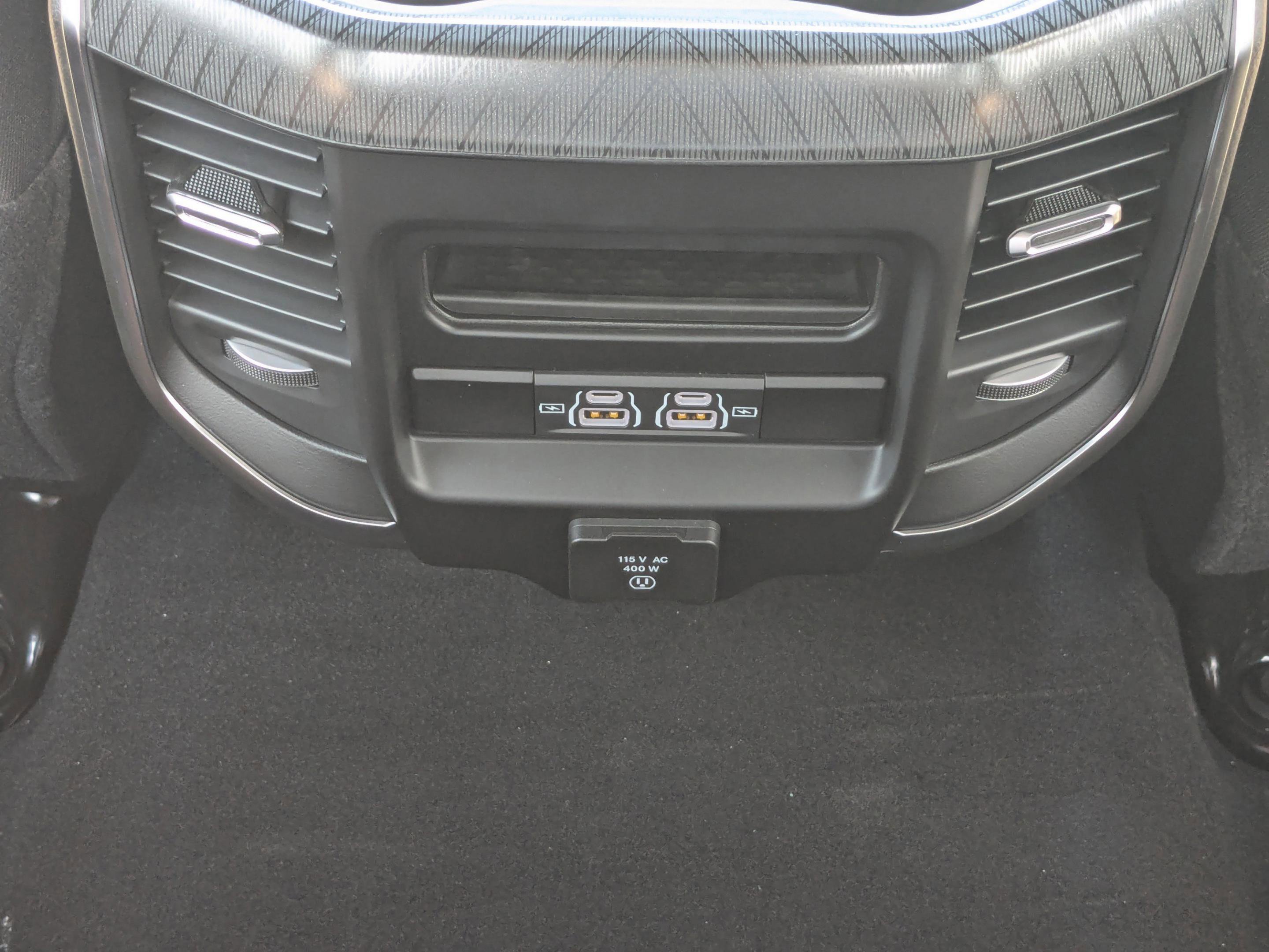2025 Ram 2500 Big Horn photo 9