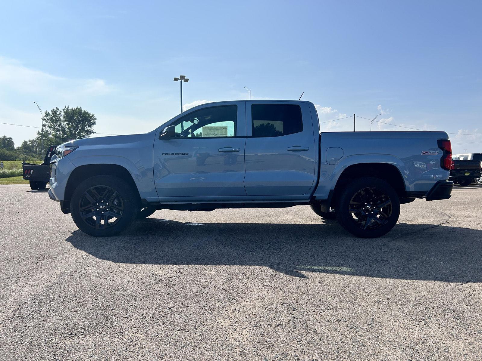 2025 Chevrolet Colorado Z71 photo 4