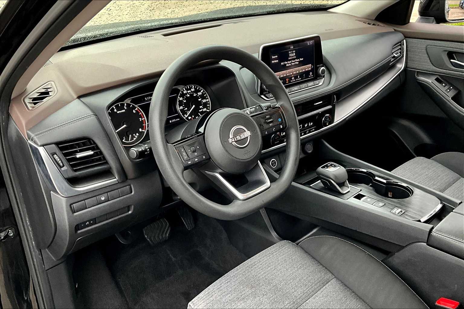 2023 Nissan Rogue SV photo 15