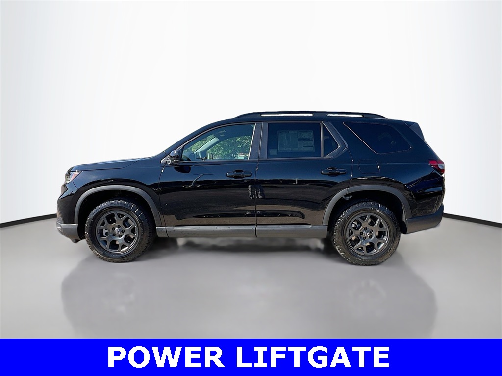 2025 Honda Pilot TrailSport photo 2