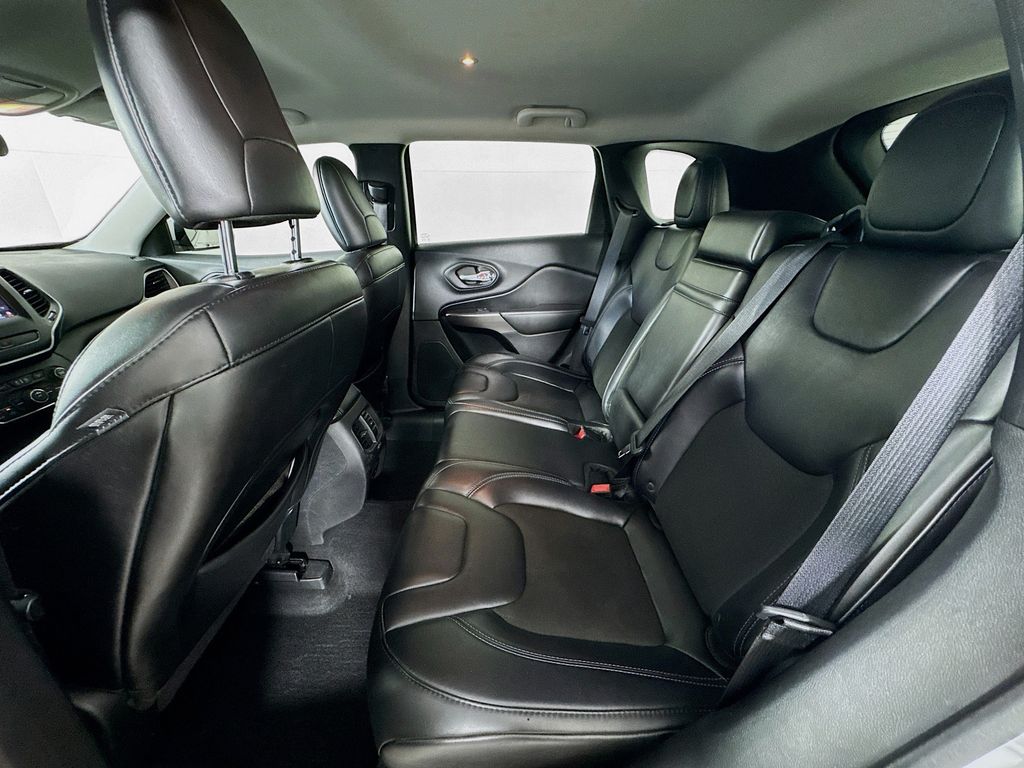 2019 Jeep Cherokee Latitude photo 26