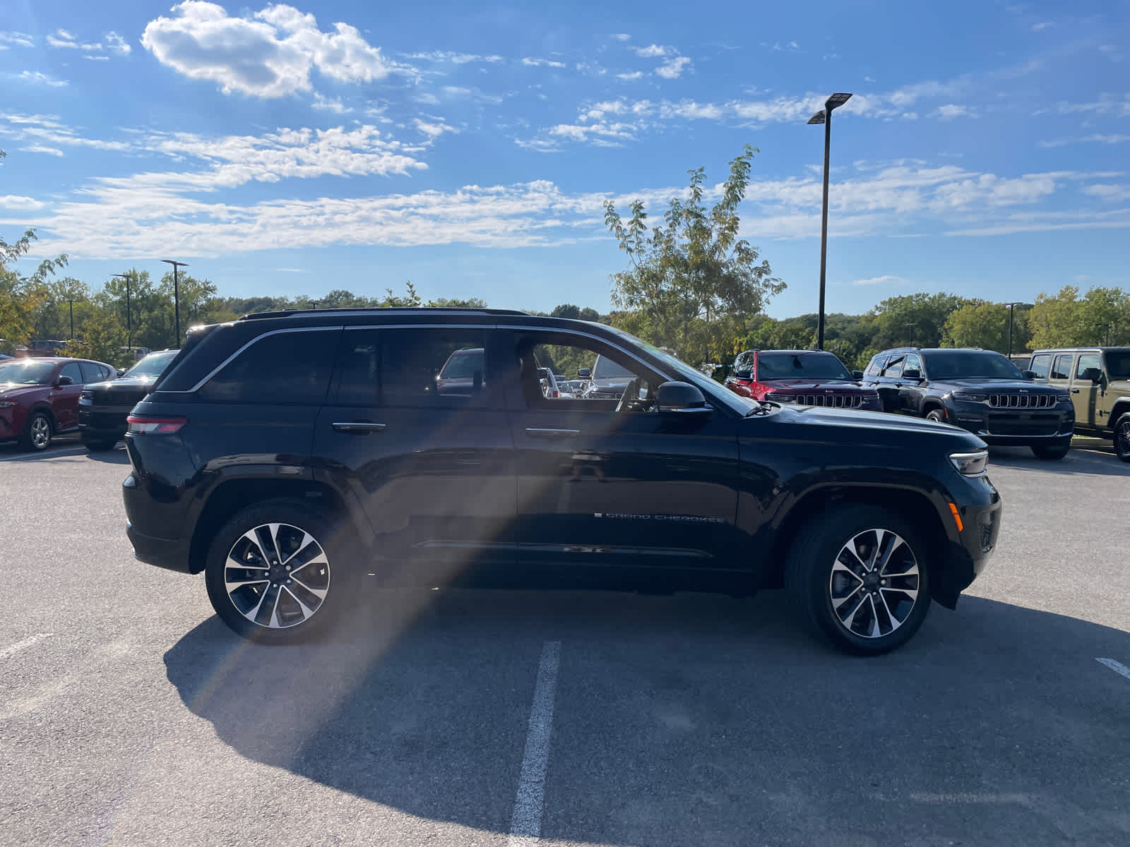 2023 Jeep Cherokee Overland 4xe photo 6