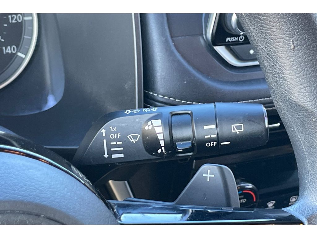 2021 Nissan Rogue SV photo 31
