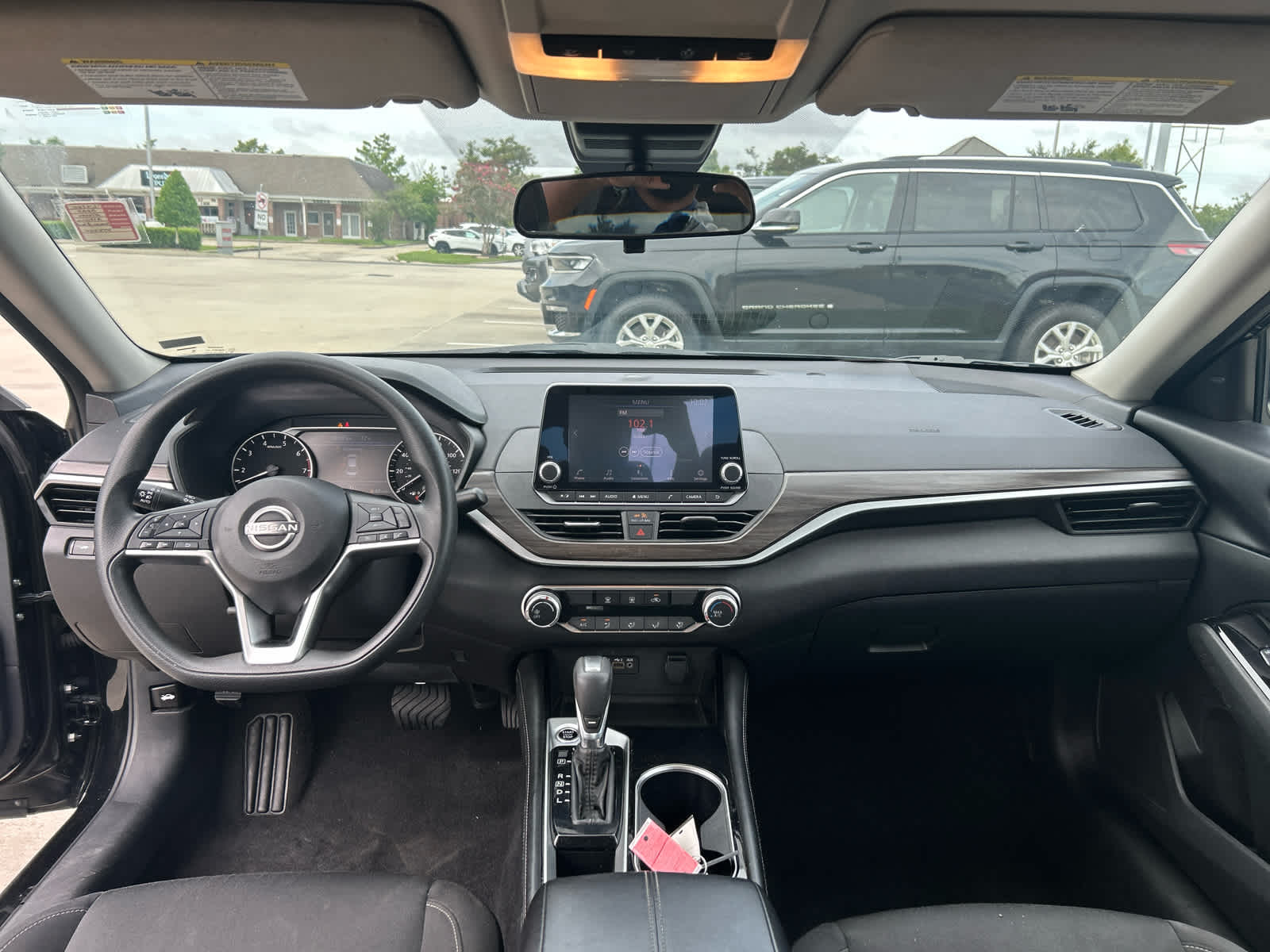 2023 Nissan Altima 2.5 SV photo 9