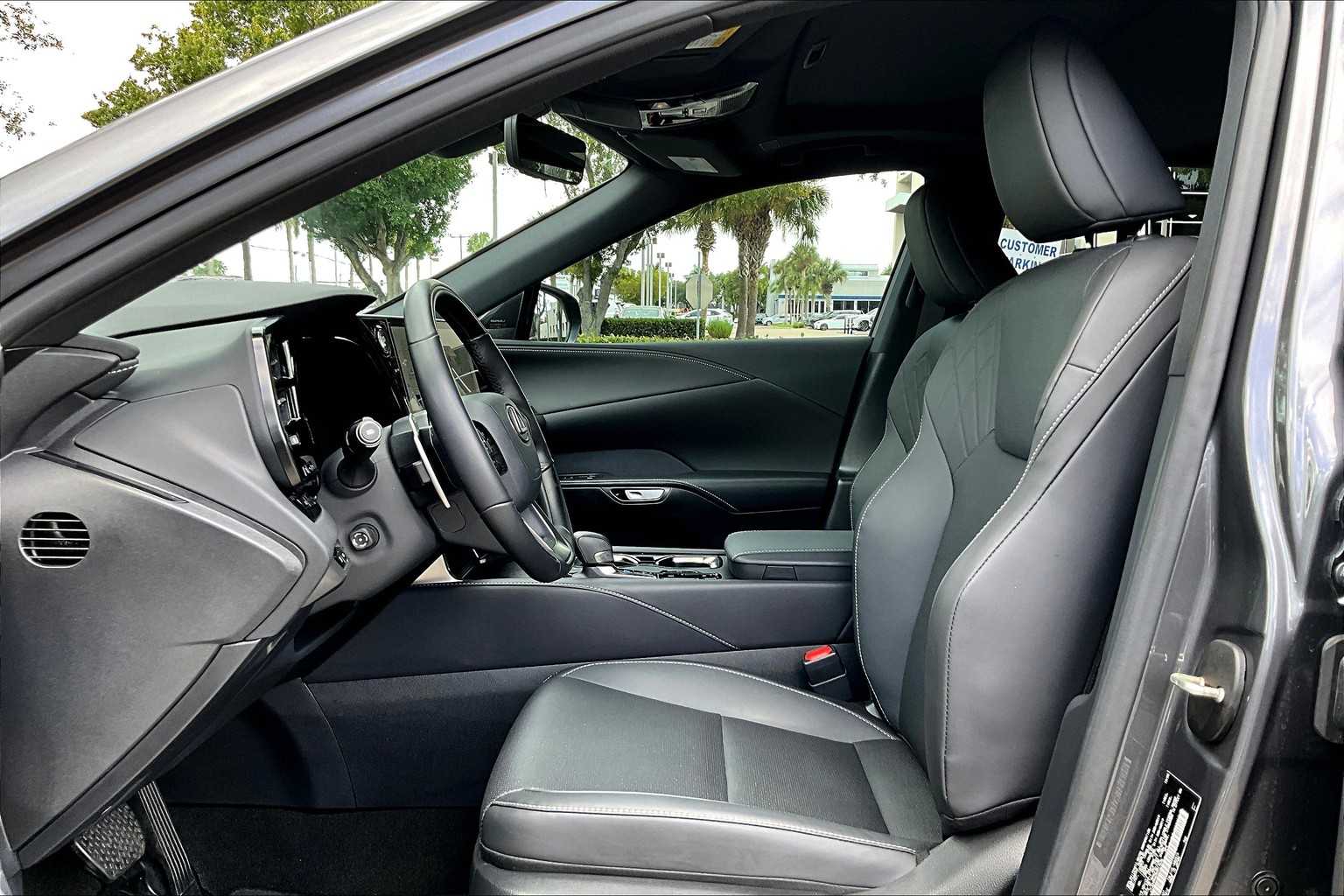 2024 Lexus RX Premium photo 7