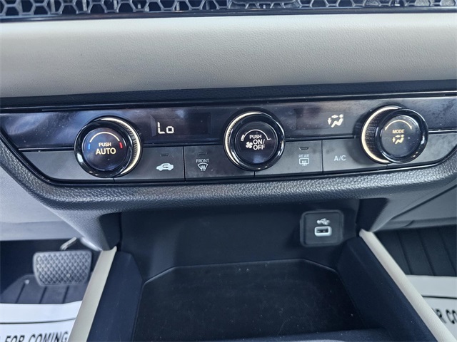 2025 Honda HR-V LX photo 28