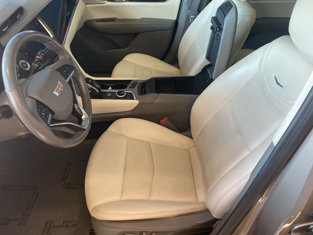 2023 Cadillac XT6 Premium Luxury photo 4