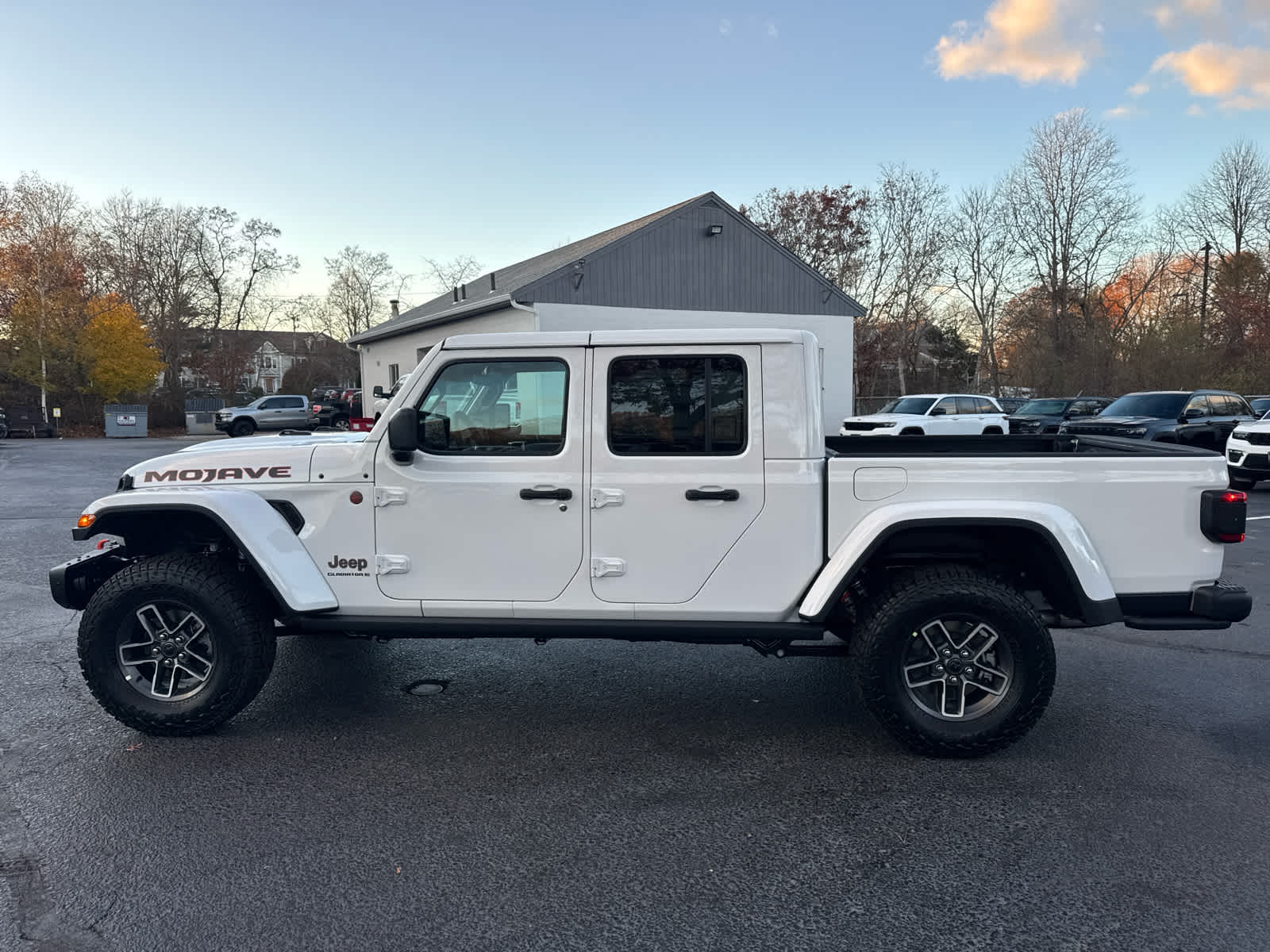 2026 Jeep Gladiator Mojave photo 4