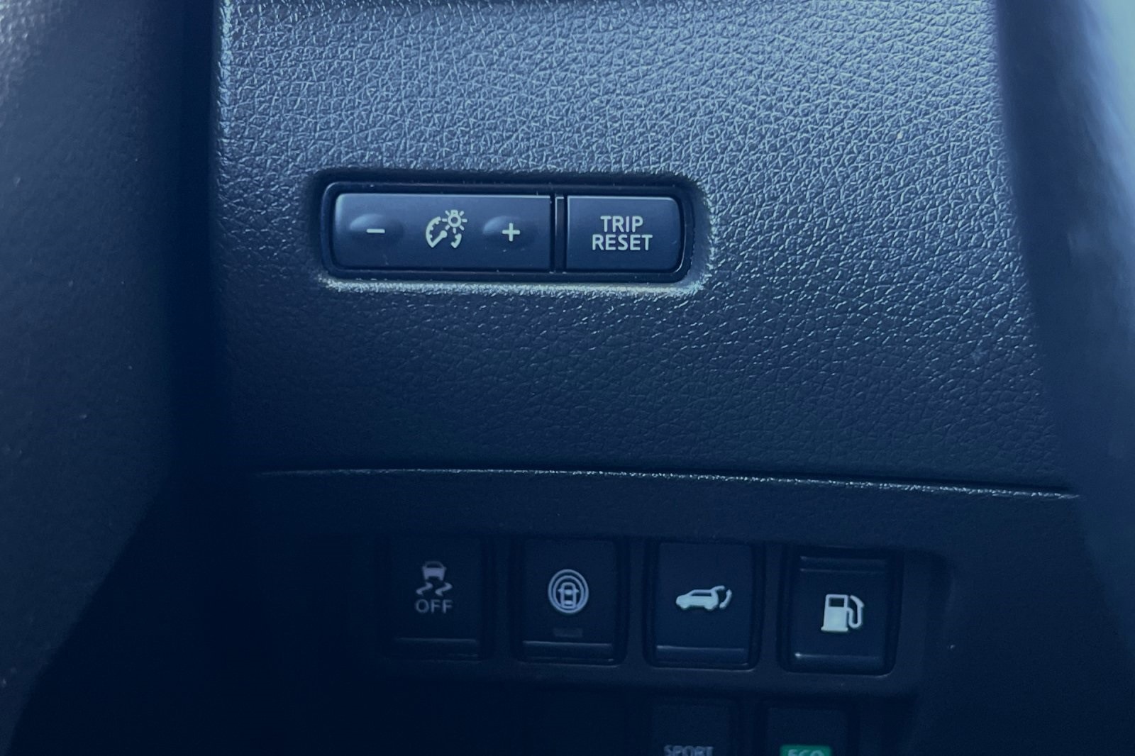 2020 Nissan Rogue SV photo 28