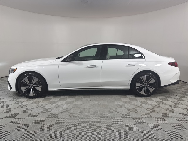 2026 Mercedes Benz E 350 4MATIC photo 4