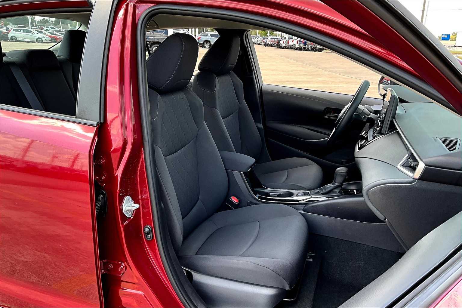 2022 Toyota Corolla LE photo 8