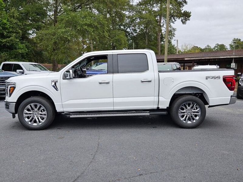 2025 Ford F-150 Lariat photo 3