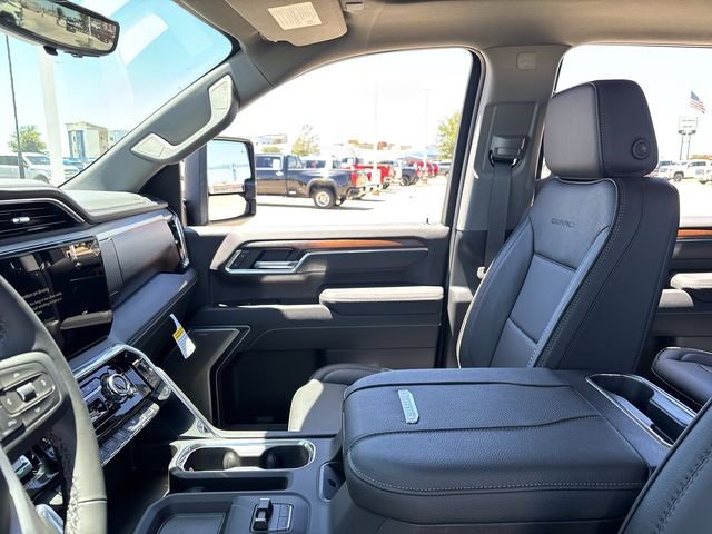 2025 Gmc Sierra 3500 HD Denali photo 2