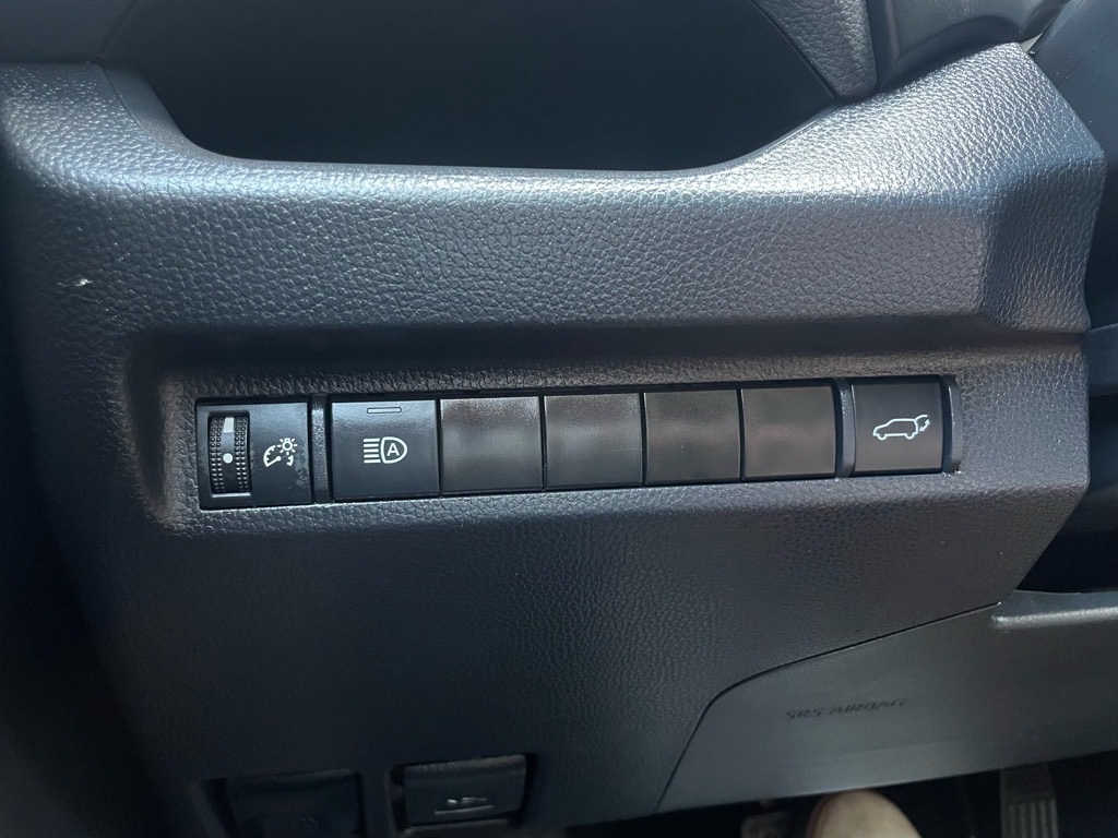 2023 Toyota RAV4 XLE photo 17