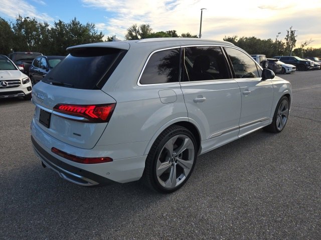 2021 Audi Q7 Prestige photo 3