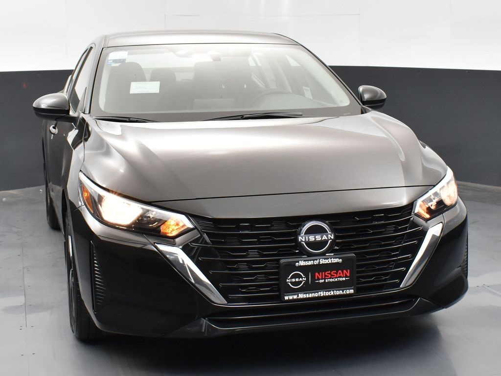 2025 Nissan Sentra SV photo 3
