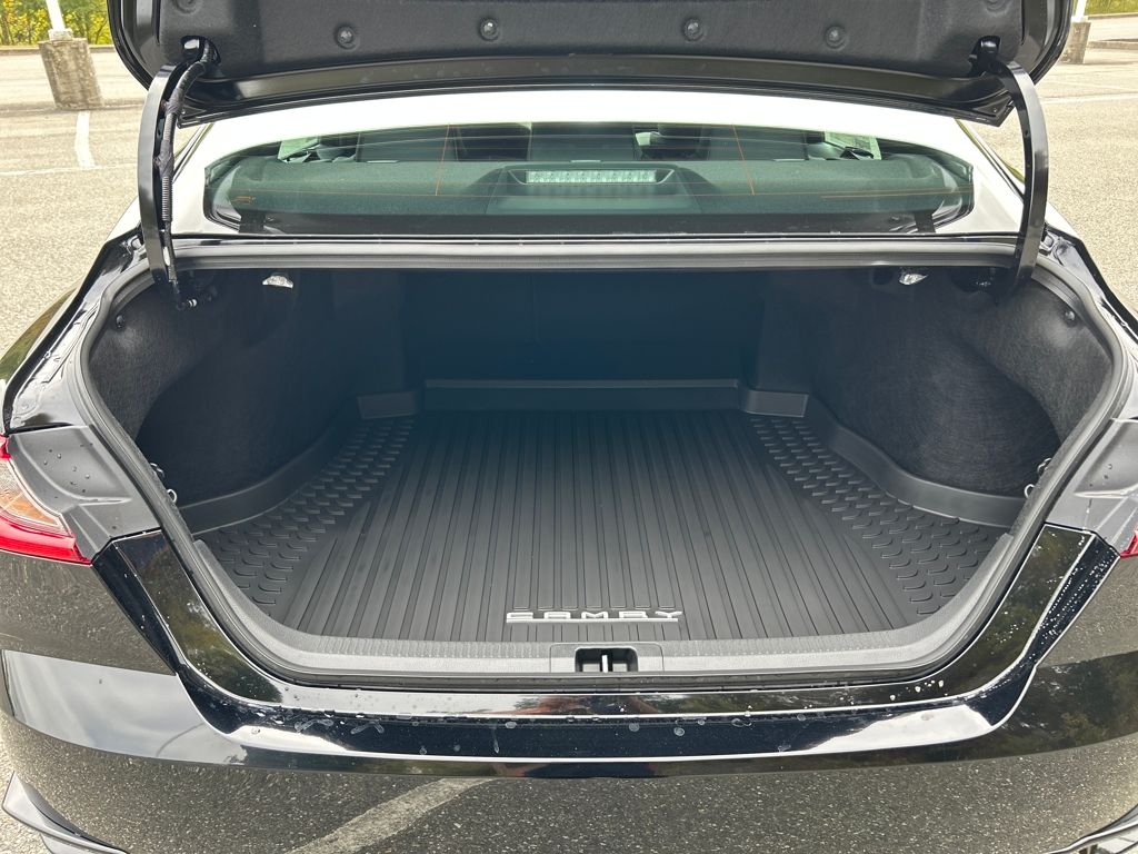 2026 Toyota Camry SE photo 24