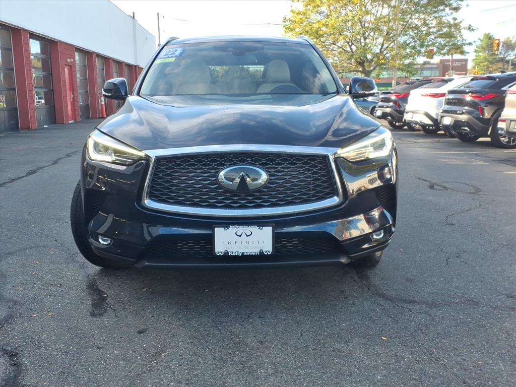 2022 Infiniti QX50 Luxe photo 2