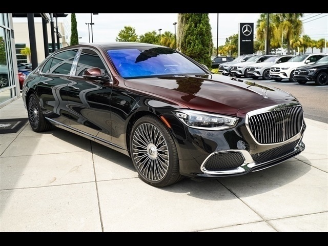 2023 Mercedes Benz S Maybach 580 4MATIC photo 3