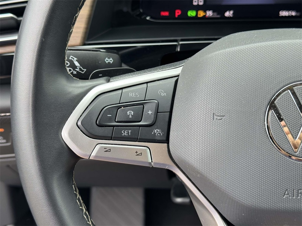 2024 Volkswagen Atlas SE Technology photo 21